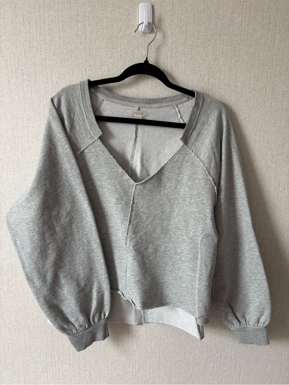 Pilcro Light Gray V-Neck Balloon Sleeve Sweater
